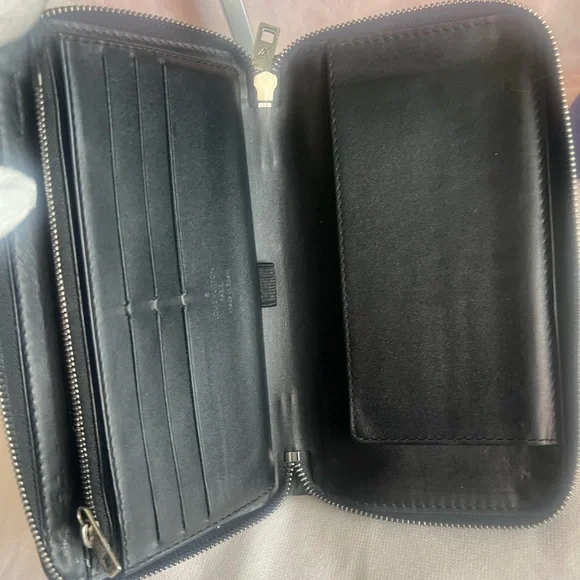 Louis Vuitton Classic Black leather zippy wallet organizer - Picture 16 of 16